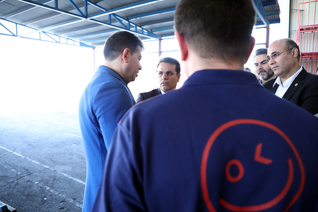 OKCS's Chairman of the Board Visits the Stores in Tehran